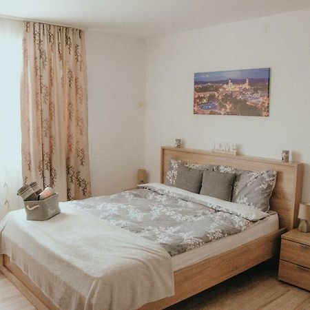 Апартаменти Apartament 1 Decembrie Алба-Юлія Екстер'єр фото