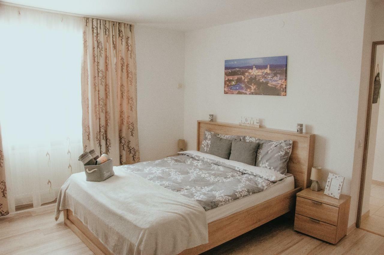 Апартаменти Apartament 1 Decembrie Алба-Юлія Екстер'єр фото