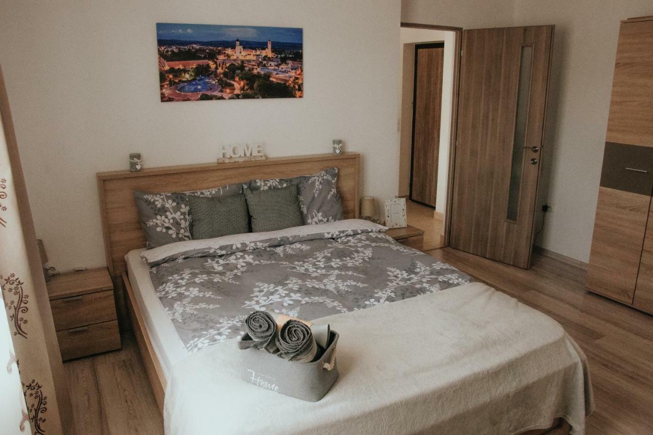 Апартаменти Apartament 1 Decembrie Алба-Юлія Екстер'єр фото