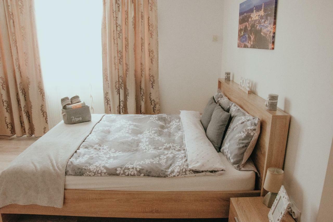 Апартаменти Apartament 1 Decembrie Алба-Юлія Екстер'єр фото